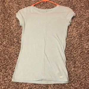 Hollister tee